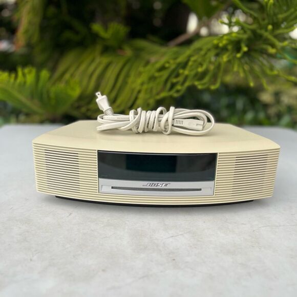 BOSE Wave AWRCC2  AM/FM Radio CD Player  No Remote - FOR PARTS OR REPAIR - Picture 1 of 7